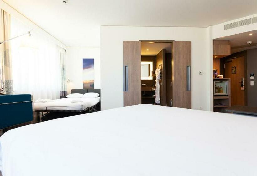 Номер Executive, Novotel Basel City