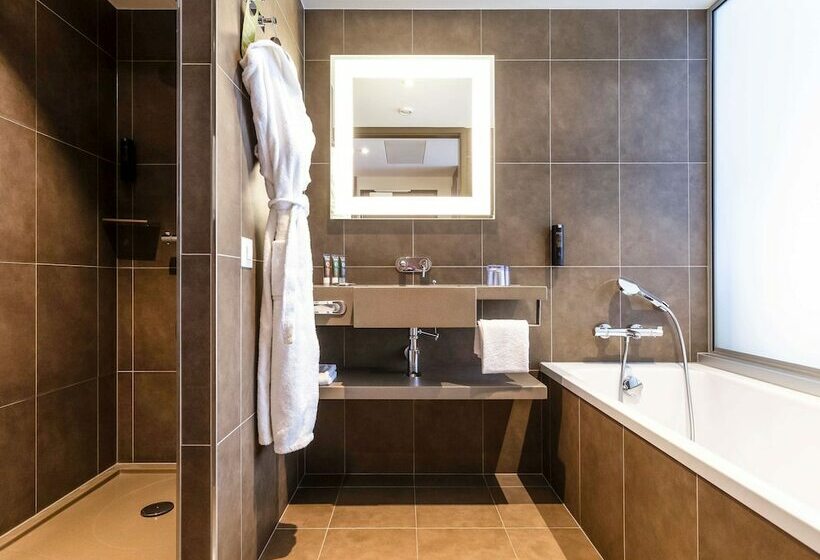 Номер Executive, Novotel Basel City