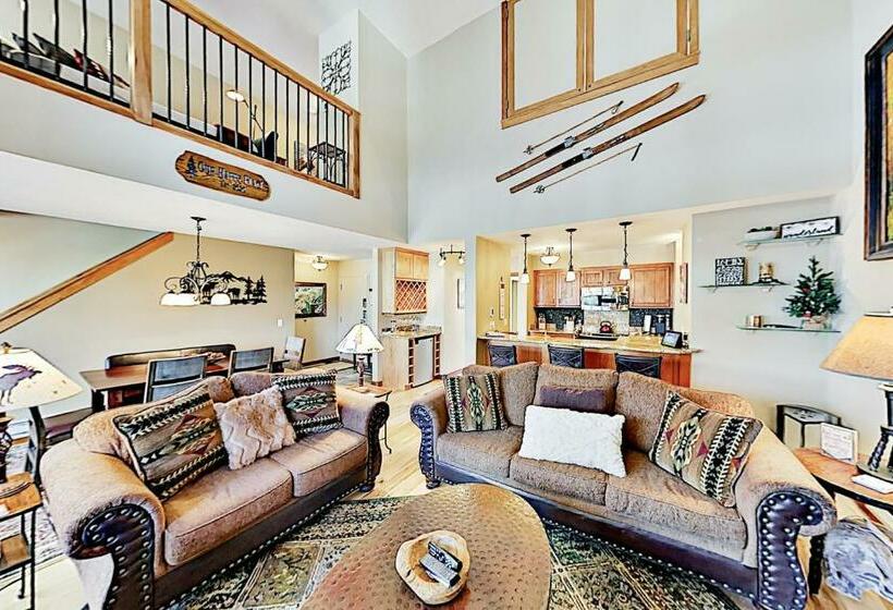 Дом 2 Спальни, The Pines Condo Unit 2044