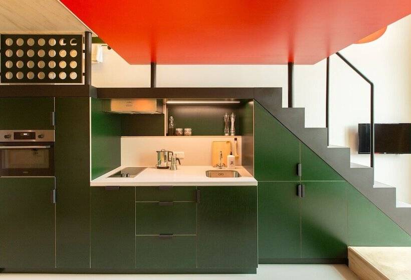 Standard Studio with Balcony, Volks