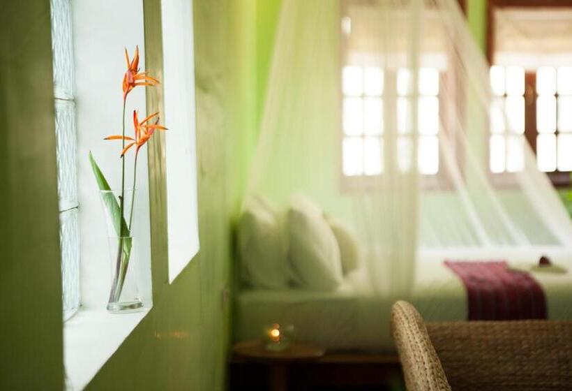 Полулюкс, Iroha Garden Hotel & Resort
