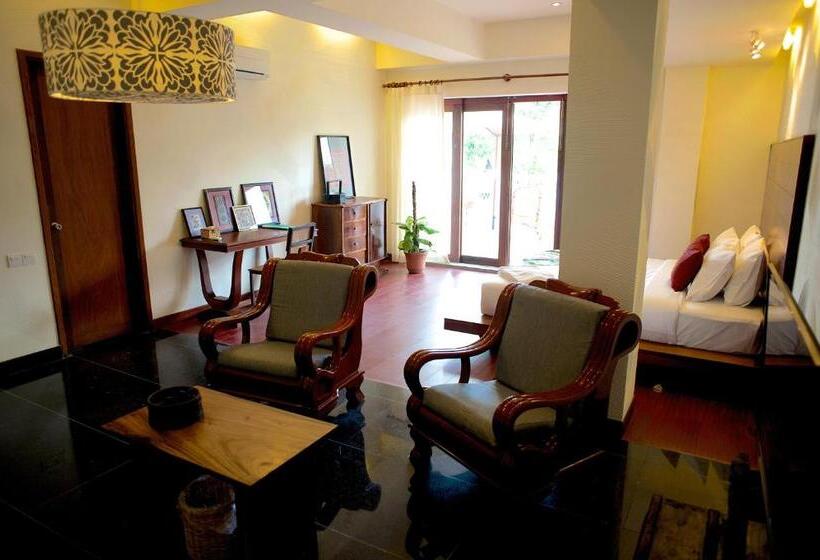 Люкс с Балконом, Iroha Garden Hotel & Resort