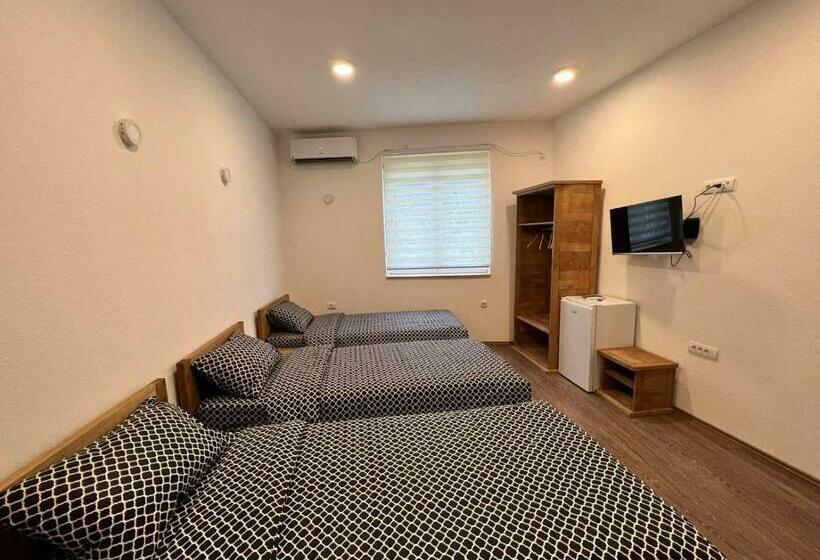 اتاق ساده سه‌ نفره, Apartmani Bjelasica