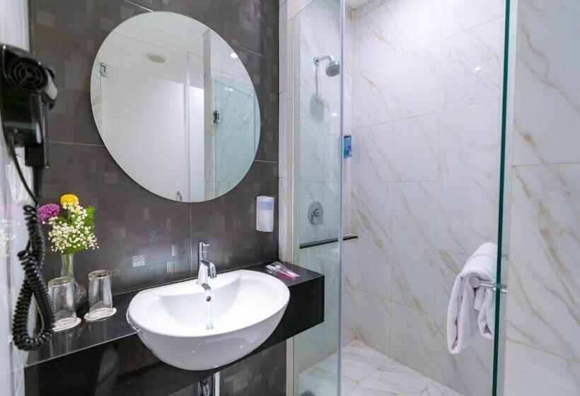 Номер Стандарт Плюс, Brits Hotel Puri Indah