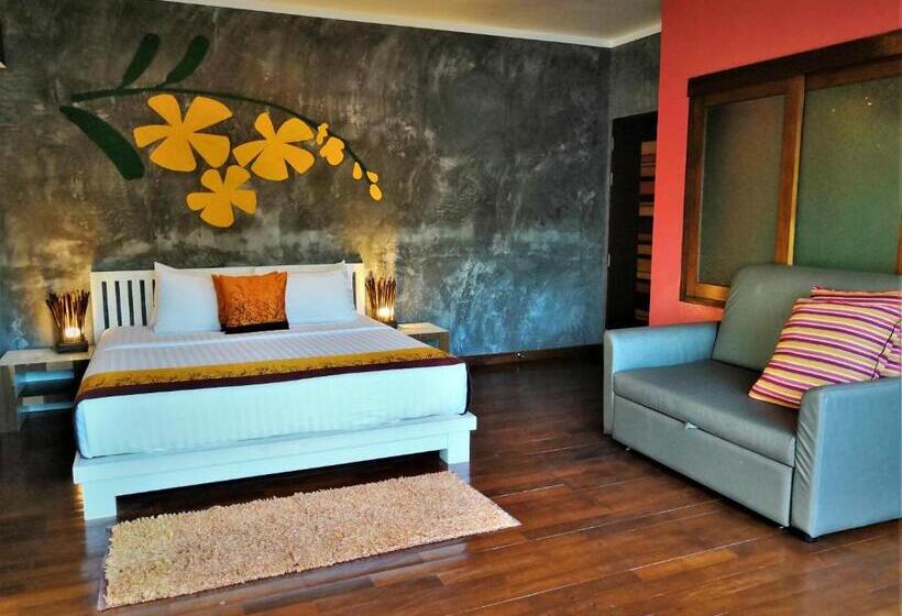 풀장 전망 디럭스 룸, Sairee Hut Resort Koh Tao