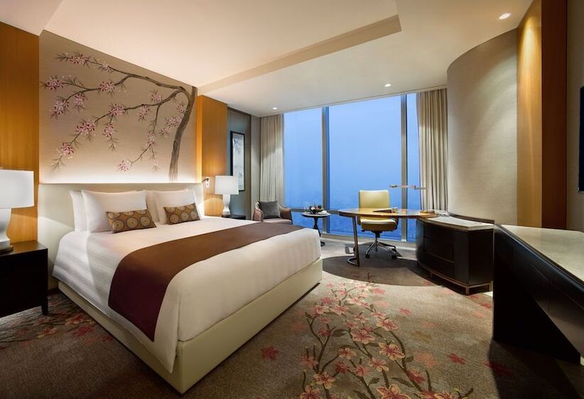 Club Room King Bed, Lotte Hotel Hanoi