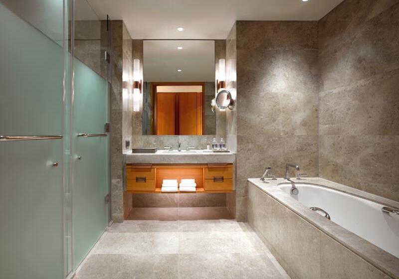اتاق کلاب, Lotte Hotel Hanoi