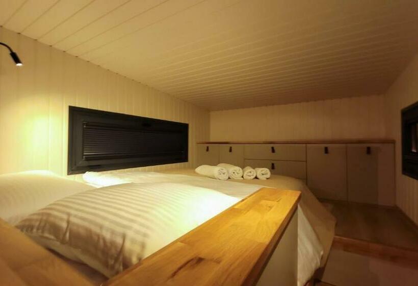 اتاق استاندارد, Ten Ti̇ny House
