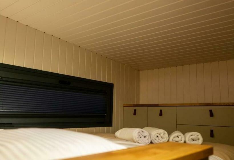 اتاق استاندارد, Ten Ti̇ny House