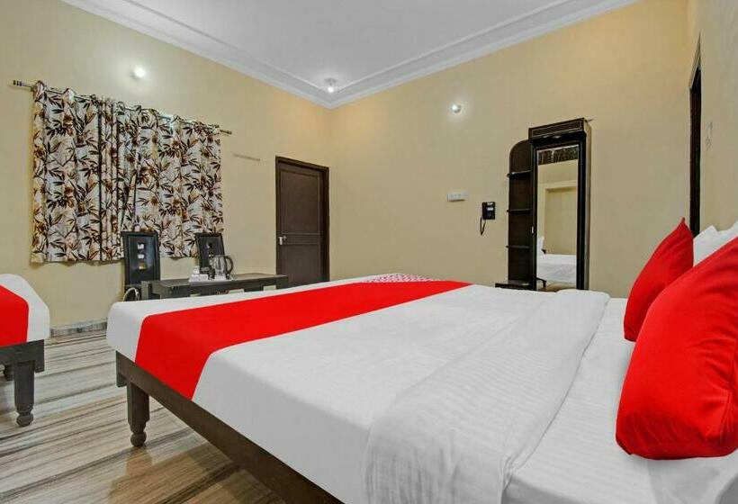 اتاق کلاسیک سه تخته, Flagship Hotel Raj Baag