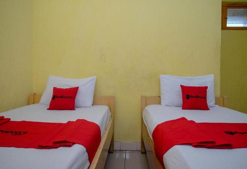 Номер Superior, Reddoorz Near Pelabuhan Nusantara Parepare