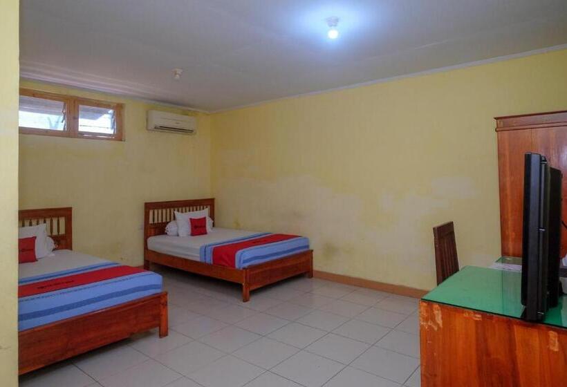 Номер Deluxe, Reddoorz Near Pelabuhan Nusantara Parepare