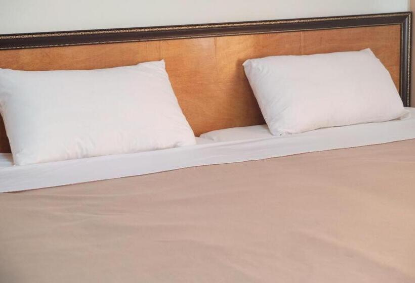 Семейный Номер, Manilath Guesthouse