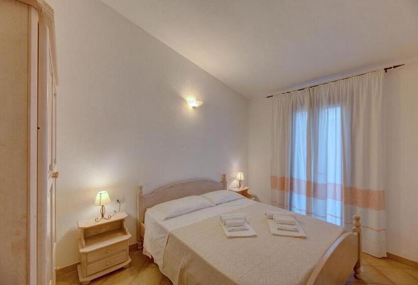 آپارتمان 1 خوابه با چشم‌انداز دریا, Residence Con Piscina A Badesi, Appartamenti Con Wifi E A.c