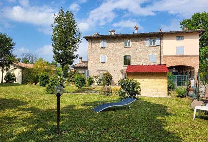 استودیوی استاندارد, Residence Antico Borgo