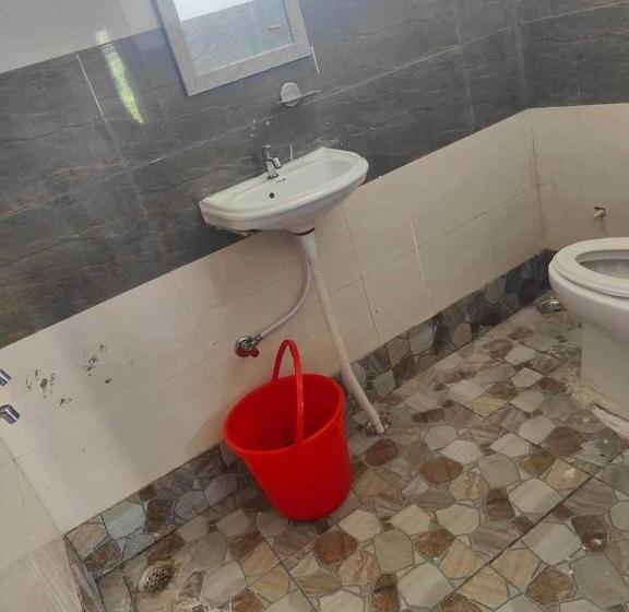 Трехместный Номер Классика, Oyo 70136 Vrinda Inn