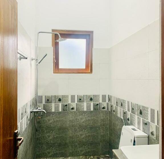 اتاق لوکس با بالکن, Jungle City Hostel