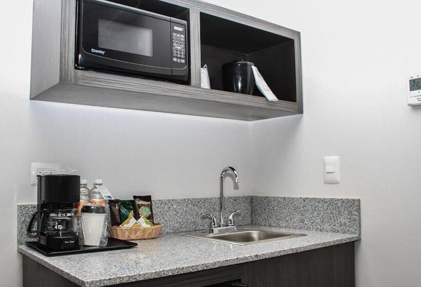 سوییت, Holiday Inn Express Hotel & Suites Hermosillo, An Ihg