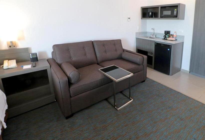 سوییت, Holiday Inn Express Hotel & Suites Hermosillo, An Ihg