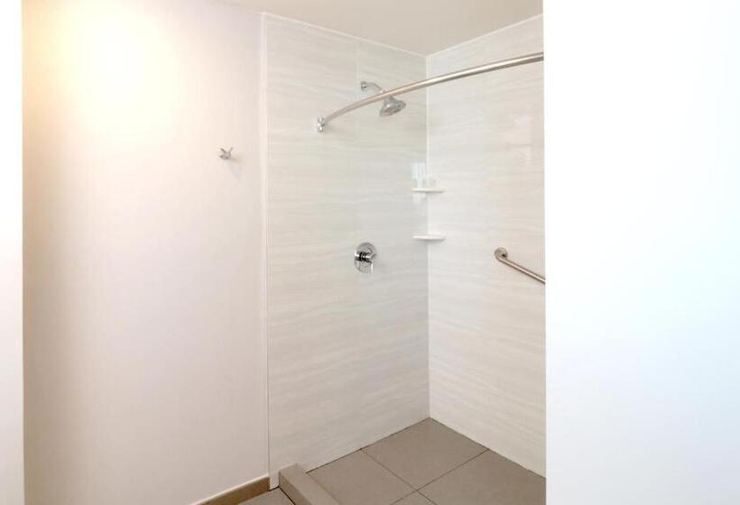 سوییت, Holiday Inn Express Hotel & Suites Hermosillo, An Ihg