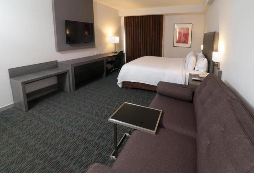 سوئیت با تخت بزرگ, Holiday Inn Express Hotel & Suites Hermosillo, An Ihg