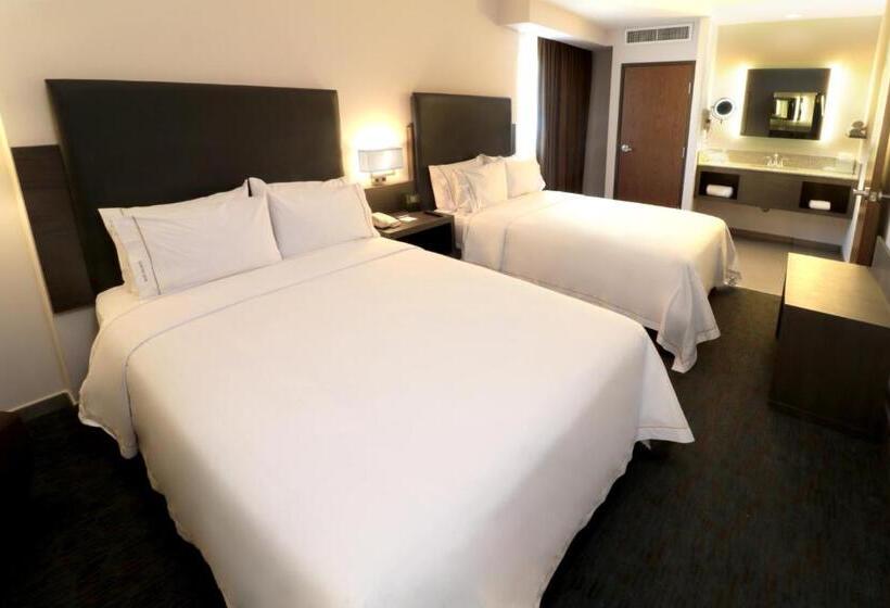 سوییت, Holiday Inn Express Hotel & Suites Hermosillo, An Ihg
