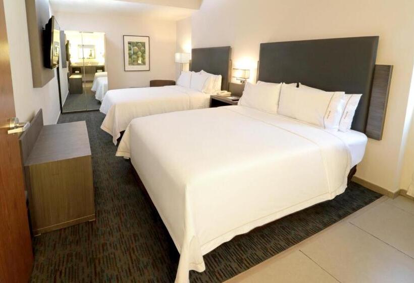 سوییت, Holiday Inn Express Hotel & Suites Hermosillo, An Ihg