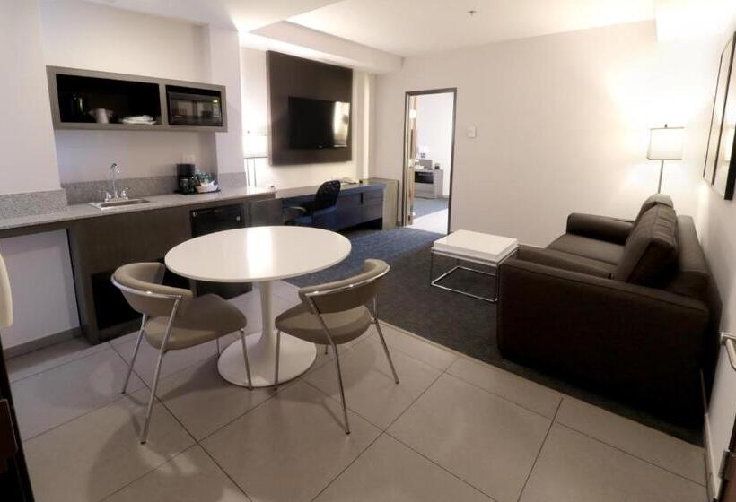 سوییت, Holiday Inn Express Hotel & Suites Hermosillo, An Ihg