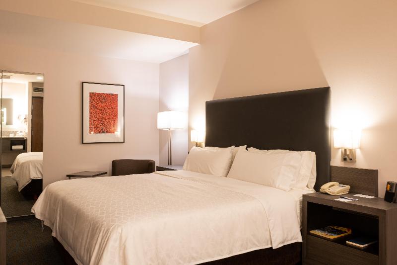 سوئیت با تخت بزرگ, Holiday Inn Express Hotel & Suites Hermosillo, An Ihg