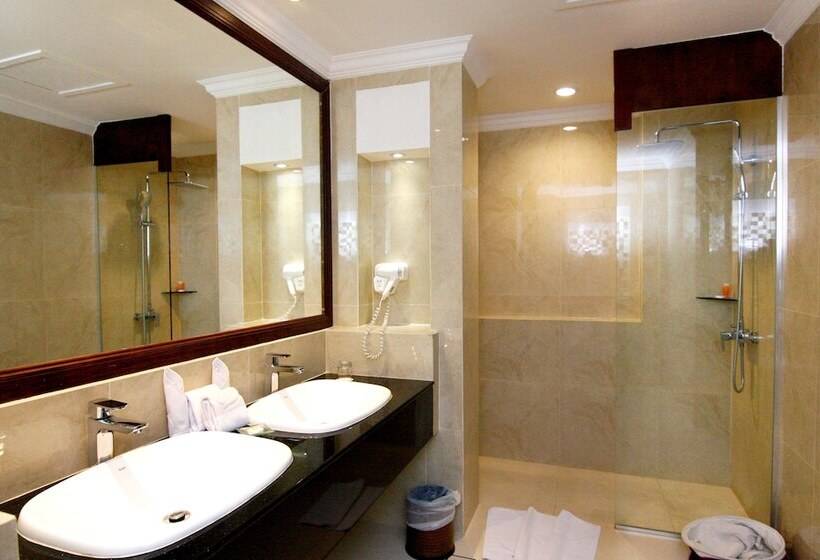 Номер Deluxe, Hermes Palace Hotel Banda Aceh