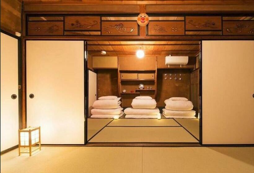Family Room Shared Bathroom, ダース旅館＆カフェ（dozen Ryokan＆cafe）
