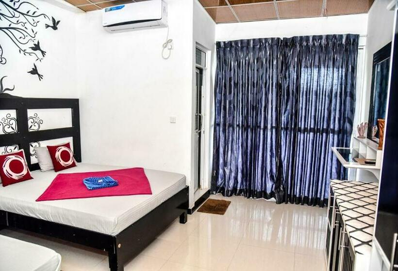 Номер Deluxe, New Isuru City