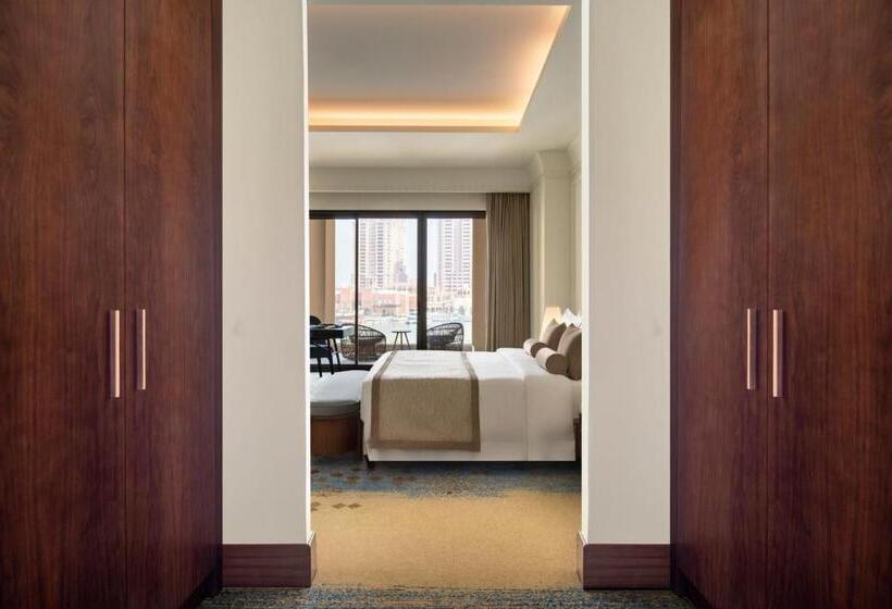 سوئیت با تخت بزرگ, The St. Regis Marsa Arabia Island, The Pearl Qatar