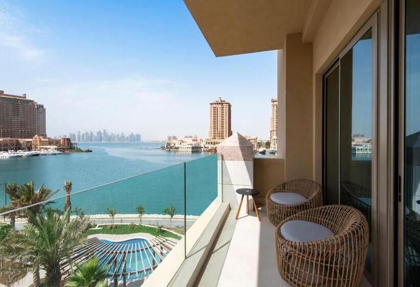 سوئیت با تخت بزرگ, The St. Regis Marsa Arabia Island, The Pearl Qatar