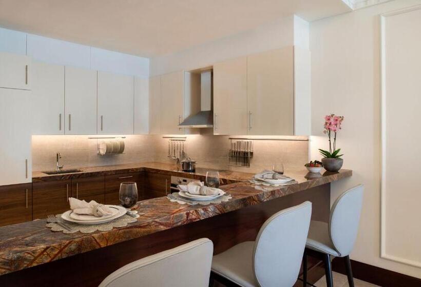 سوئیت با تخت بزرگ, The St. Regis Marsa Arabia Island, The Pearl Qatar