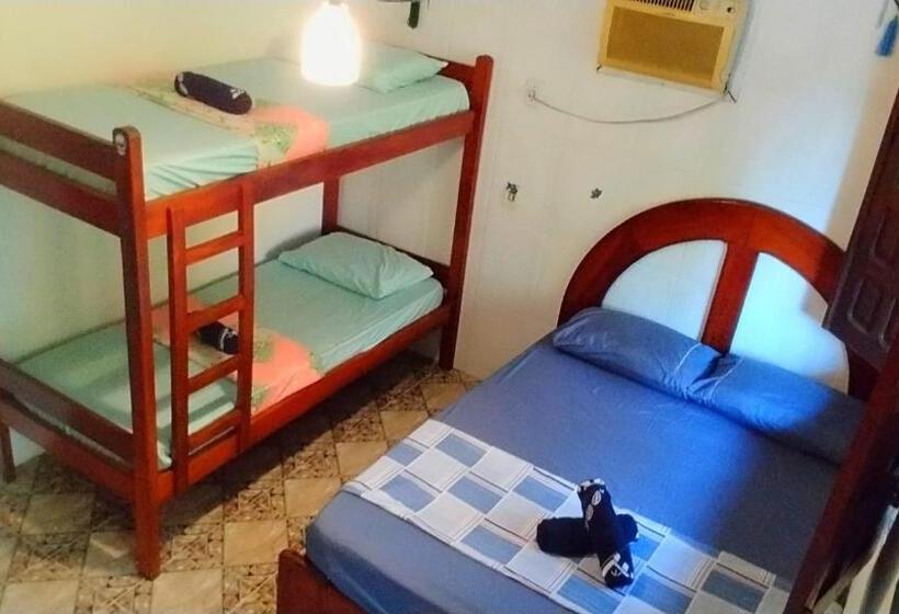 带阳台标准四人间, Jurema Hostel