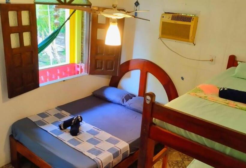 带阳台标准四人间, Jurema Hostel