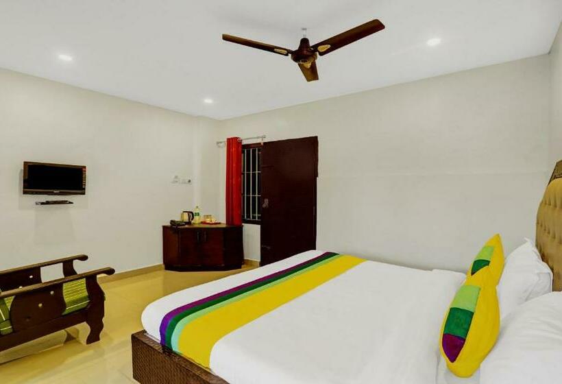 Номер Стандарт, Itsy Hotels Regalia Grand, 500 Mtrs From Madikeri Fort