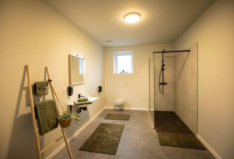 سوئیت با تخت بزرگ, City Housing Genk