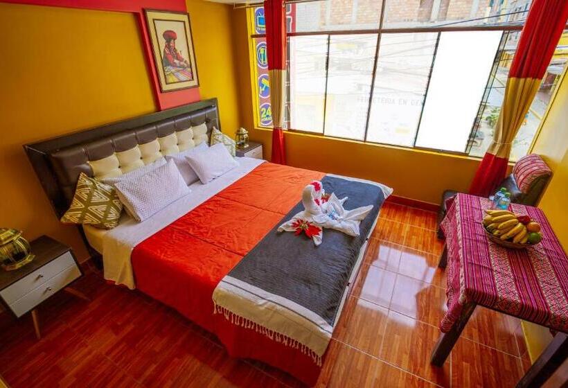 اتاق لوکس, Yacumama Santa Teresa
