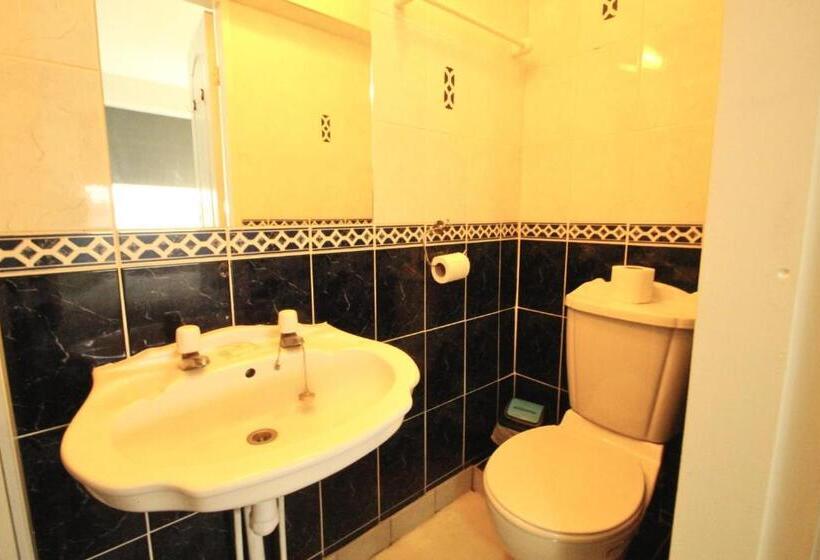 Номер Стандарт, Abbey Lodge