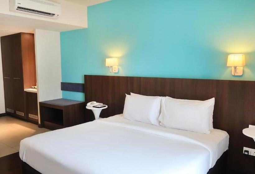 Номер Deluxe Кровать Кинг, I City Trademark Collection By Wyndham