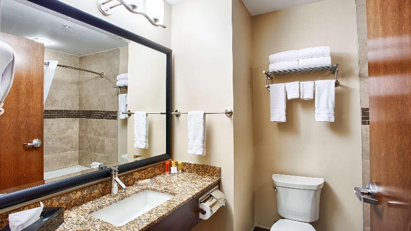 Люкс Кровать Кинг, Best Western Plus Peace River Hotel & Suites