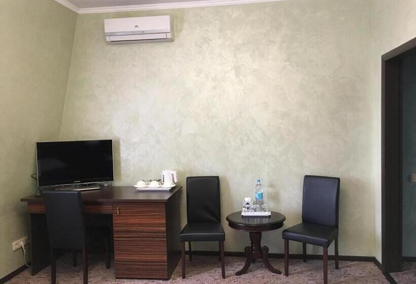اتاق راحتی سه تخته, Vlg
