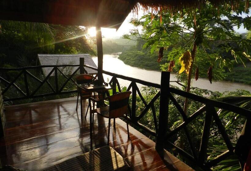 Standard bungalow river view, Thongbay Guesthouse