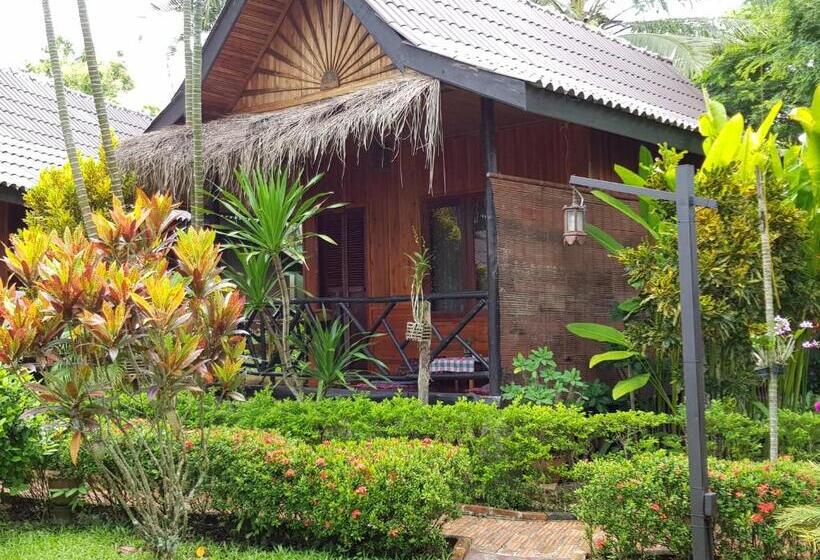בונגלו סטנדרט עם נוף לגינה, Thongbay Guesthouse