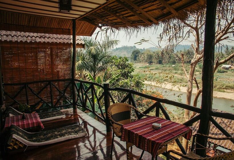 Standard bungalow river view, Thongbay Guesthouse