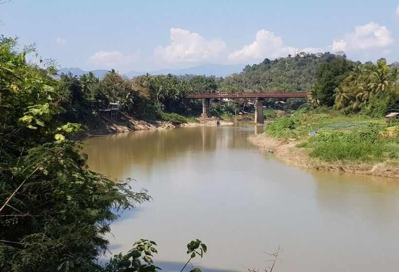 Standard bungalow river view, Thongbay Guesthouse