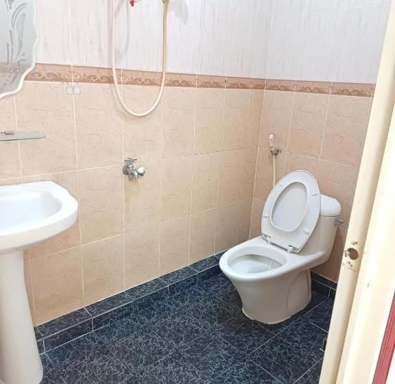 اتاق لوکس, Nhật An