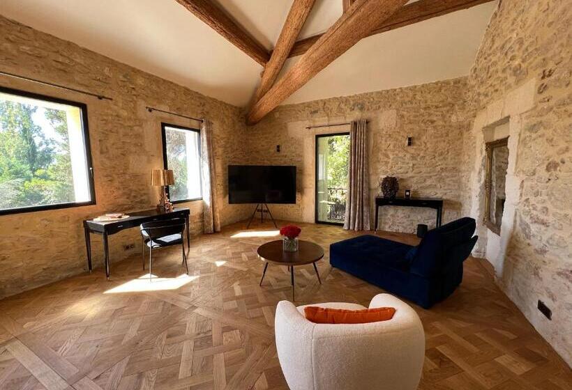 Стандартный Номер Кровать Кинг, Domaine De La Trinité Montpellier   Aéroport   Plages   Arena   Zénith